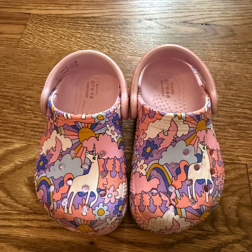 CROCS Pink Sandals Vibrant Floral Design